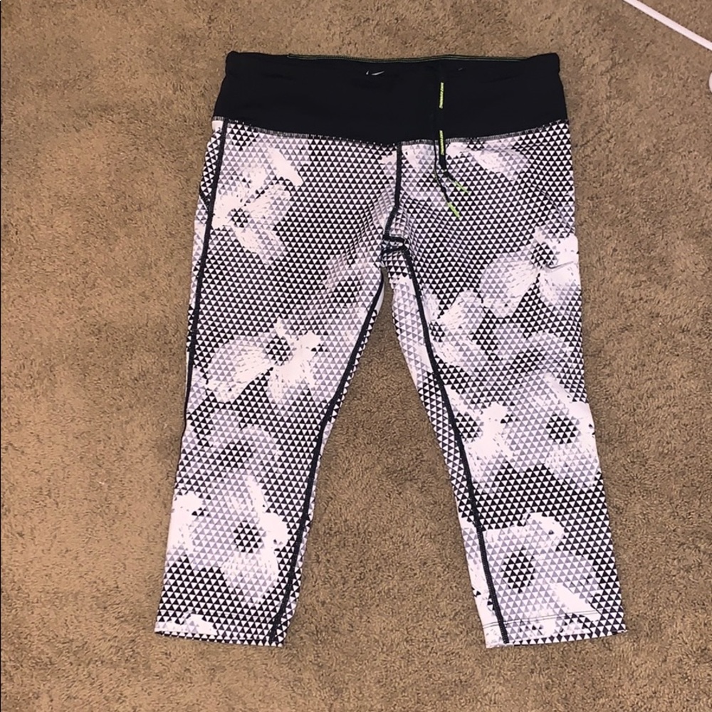 NWOT Nike running tight